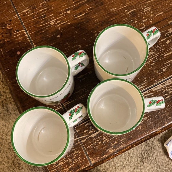 Vintage set of 4 Suzy’s Zoo holiday tea cups 1976 - Picture 8 of 11